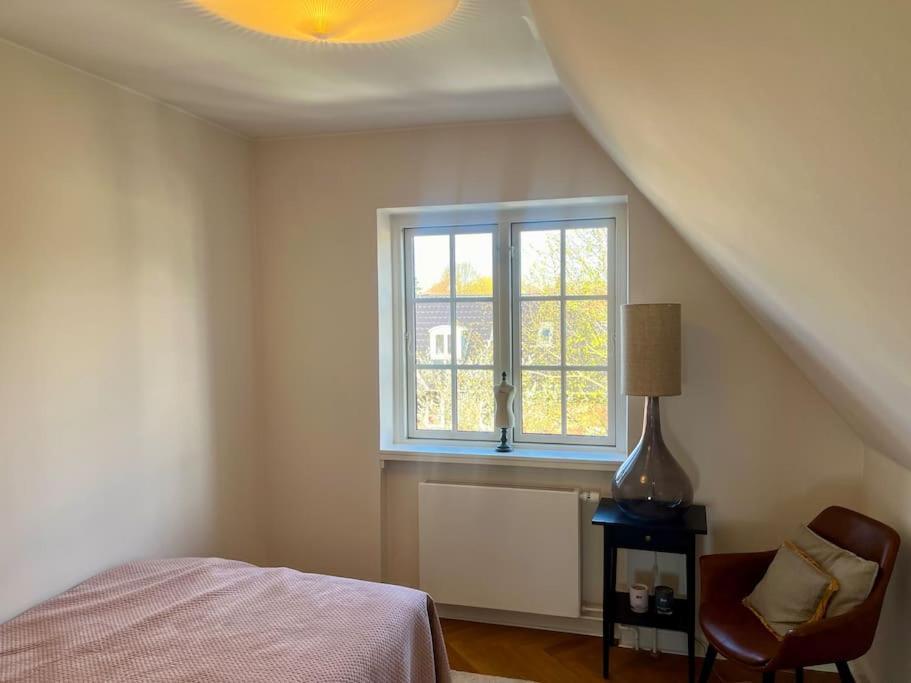 Huge In Hellerup With A Large Garden - Very Close To Villaer