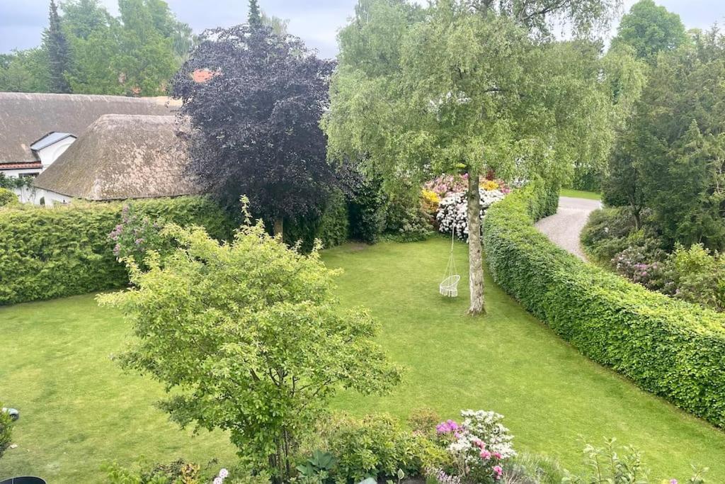 Huge In Hellerup With A Large Garden - Very Close To *